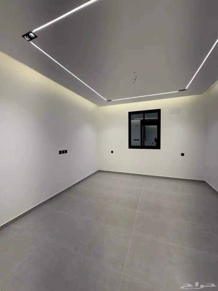 شقق علويه 6 غرف بتصميم فندقي قرب ممشي الراقي -بسعر 560الف 9