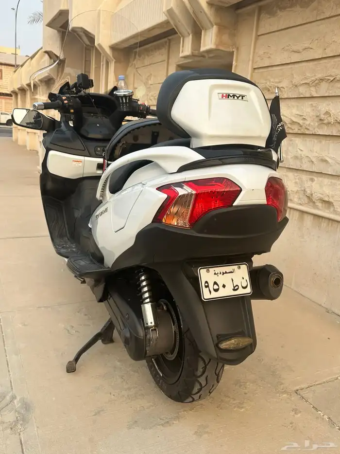 سوزوكي برجمان 650cc 2