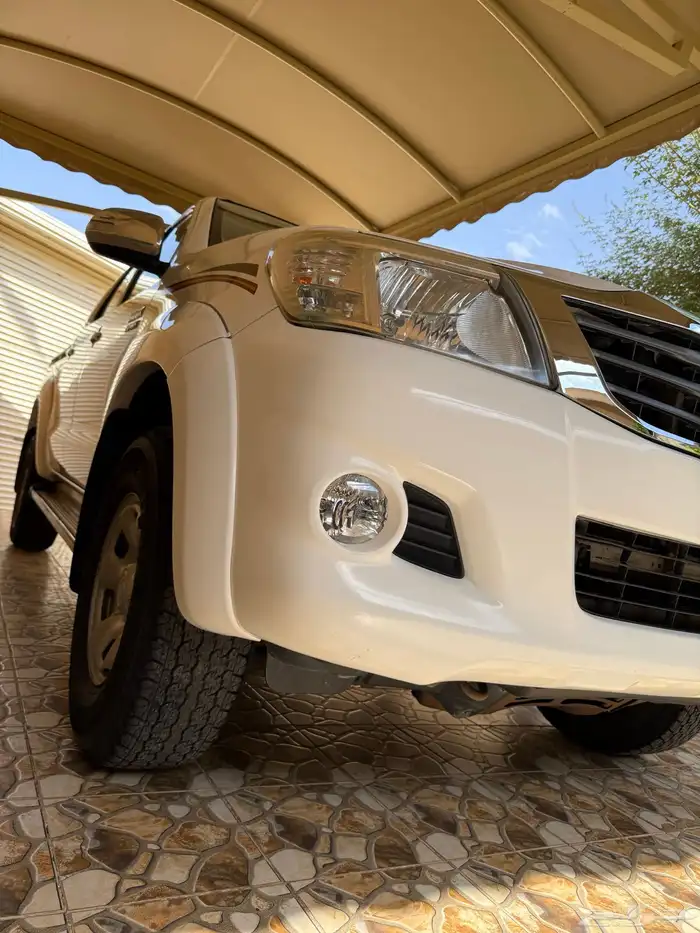 هايلوكس دبل غمارتين المديل 2012 قير عادي خليجي وكالة 8