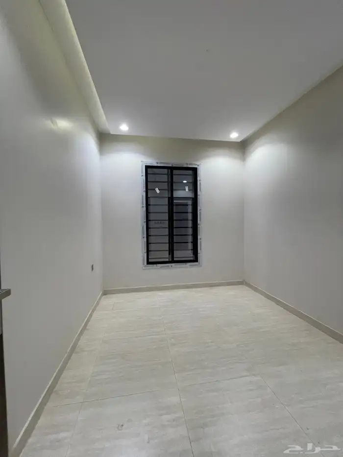 للبيع شقق ارضيه وشقق علويه من 430 الف حى المصيف 26