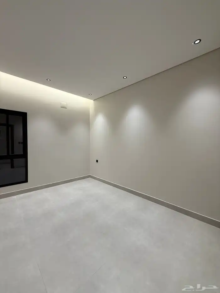 للبيع شقق ارضيه وشقق علويه ف ابها المحاله حي الزهور 12