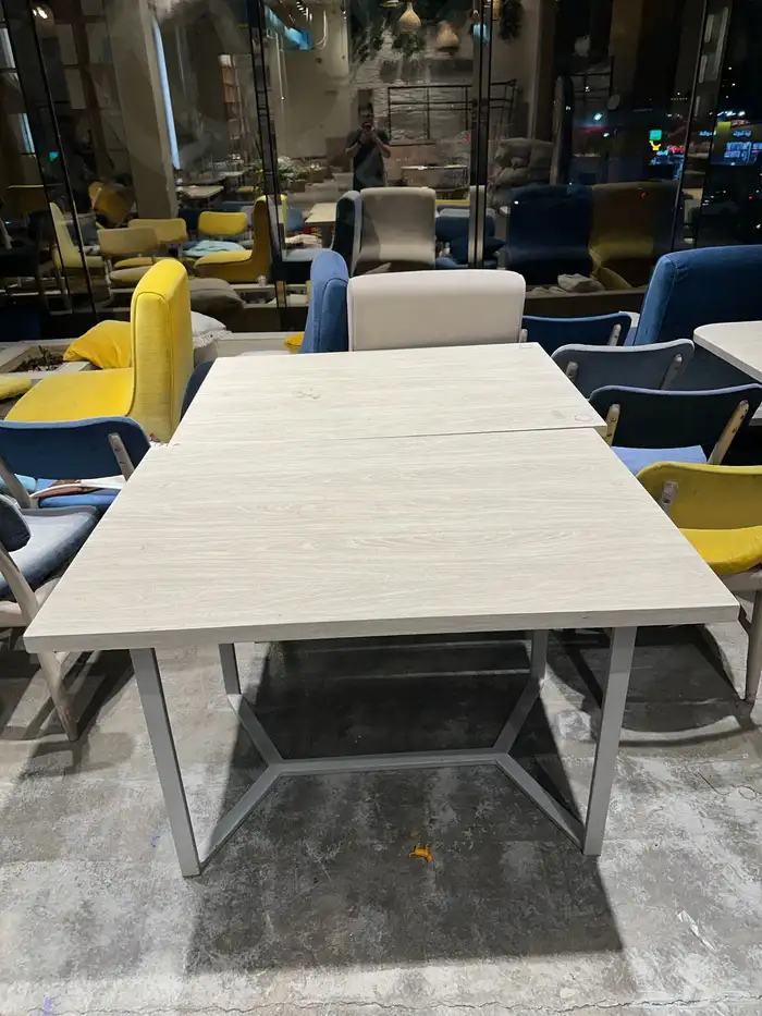 اثاث مقهى كنب وكراسي وطاولات والكثير من الاثاث 6