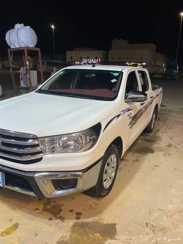 هايلوكس مديل 2023 ديزل بمهد الذهب 9