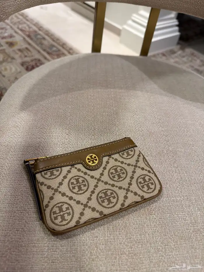 محافظ نسائية من نفس البراند 2