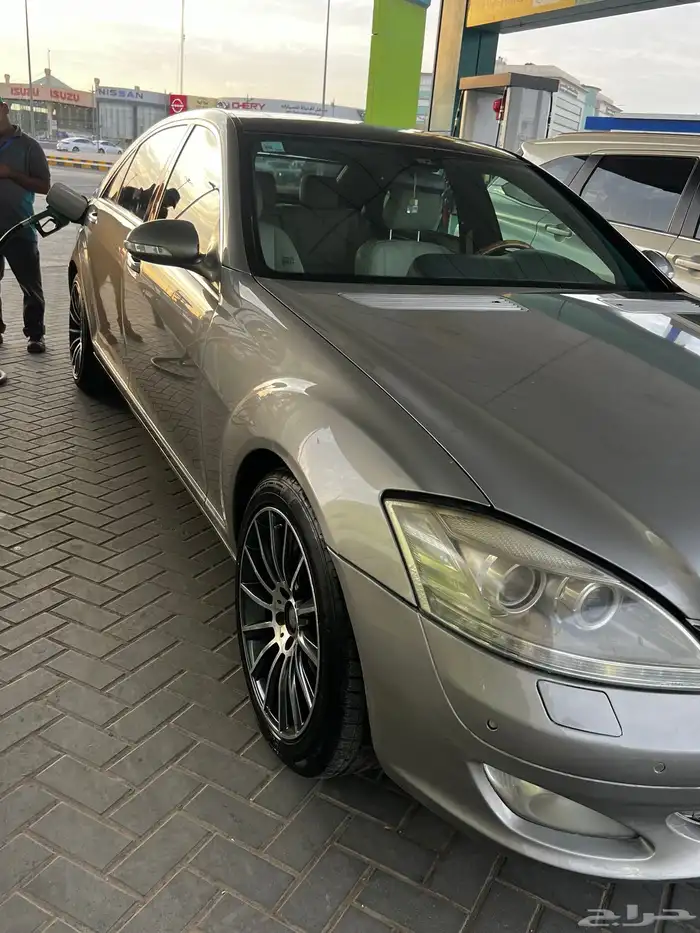 للبيع او البدل مورسدس 4