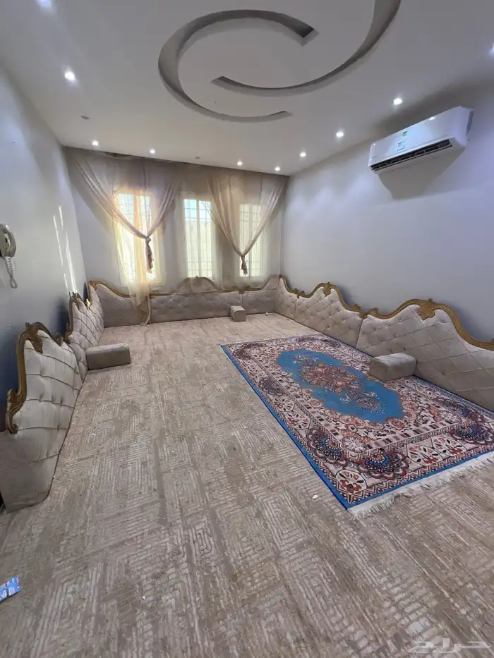 فرشه مع مساند للبيع العاجل 0