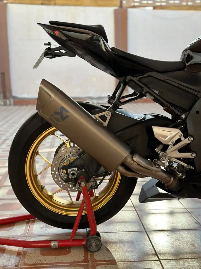 HONDA CBR 1000RR-R 27