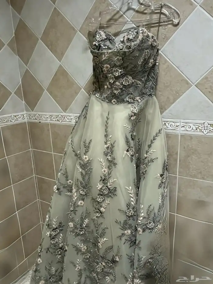 فستان ملكه للبيع 3