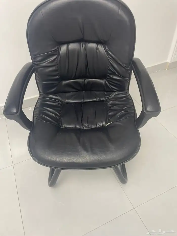 كرسي مكتبي شبه جديد 0