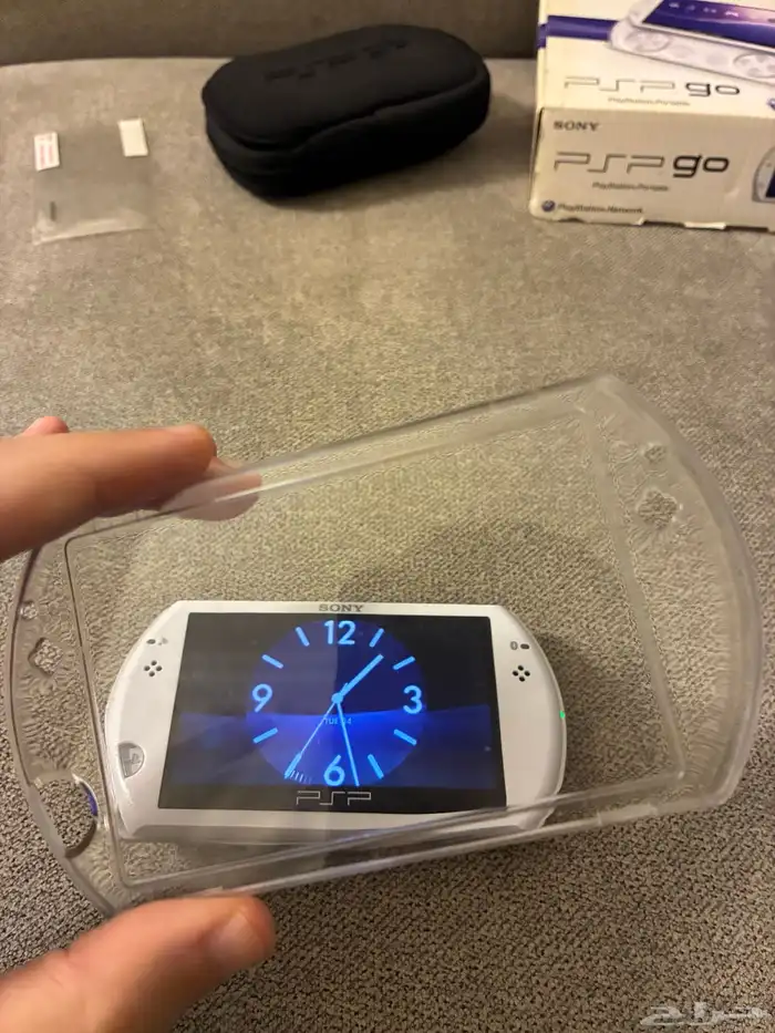 SONY PSP GO سوني بلايستيشن محمول 6