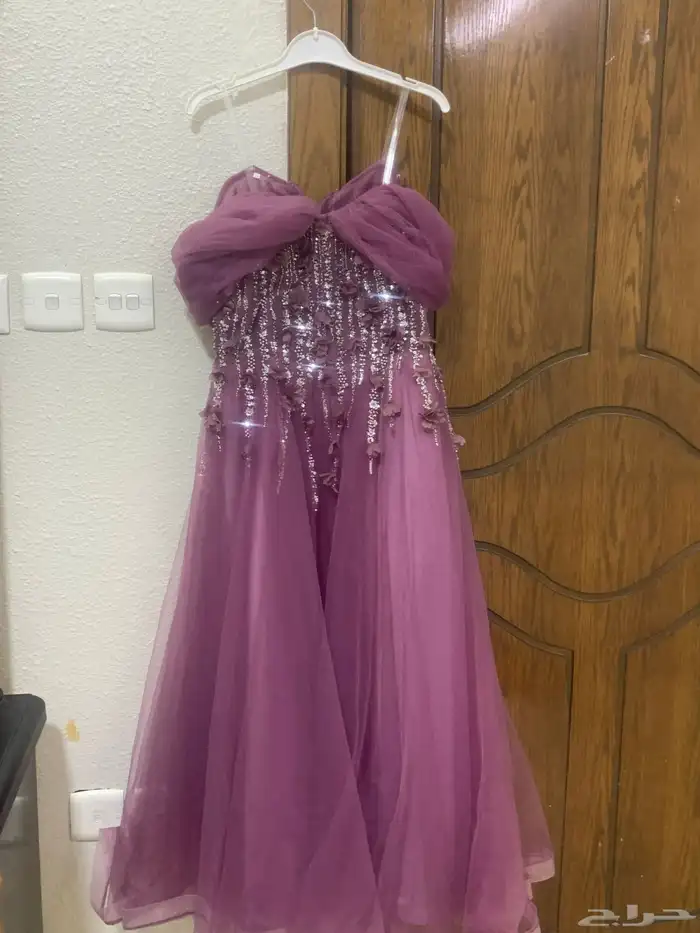 فستان للبيع استخدام مره واحد نظيف 1