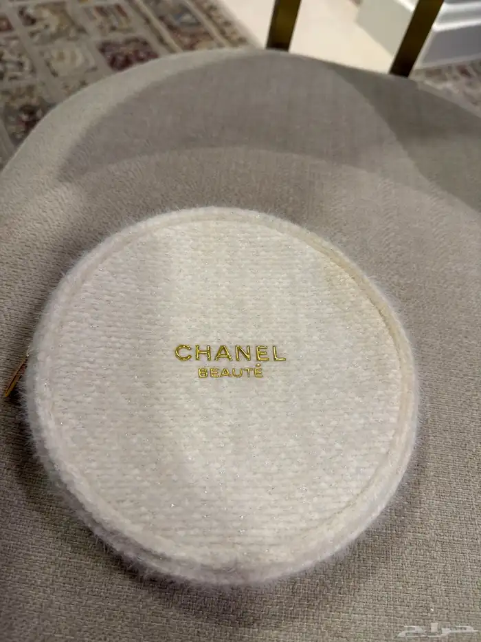 محافظ نسائية من نفس البراند 0