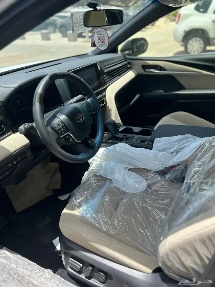 تويوتا   كامري E استاندر بنزين رمادي 113850 شامل الضريبة 3