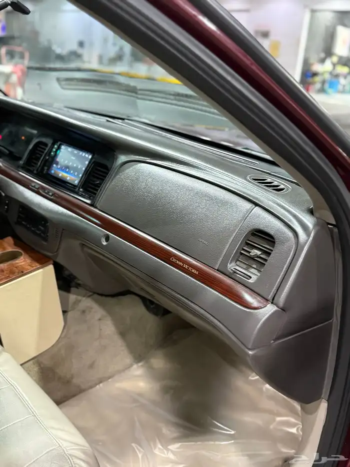 فورد كراون فكتوريا 2011 7