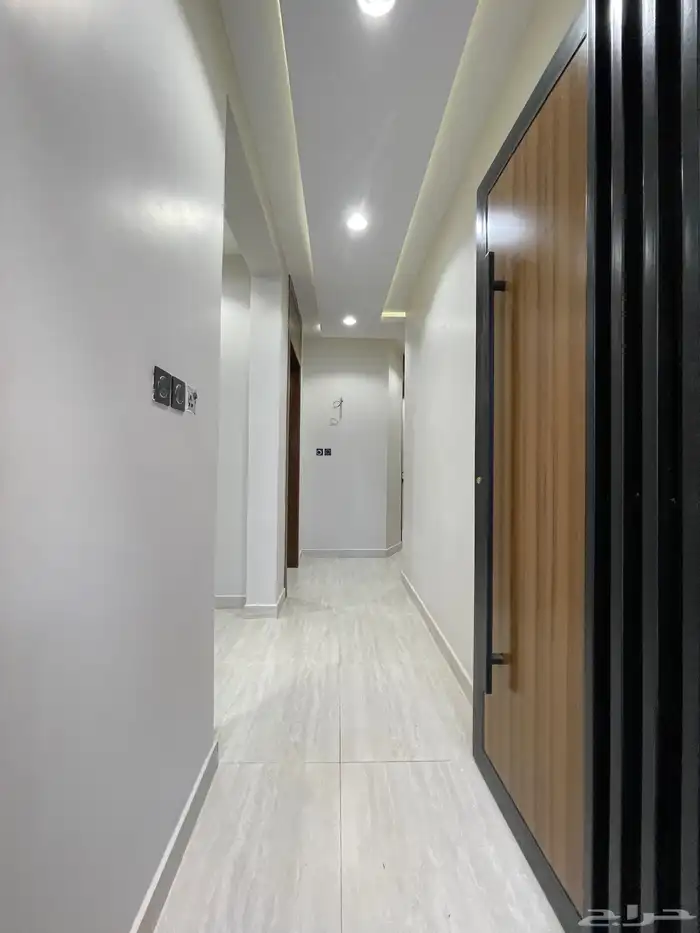 للبيع شقق ارضيه وشقق علويه من 430 الف حى المصيف 3