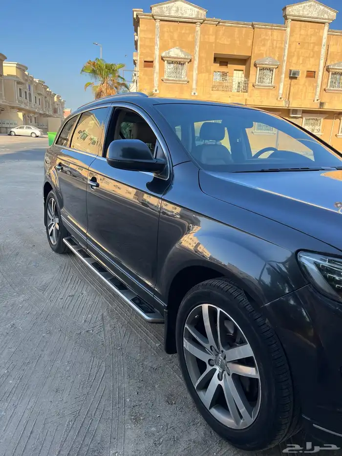 اودي Q7 9