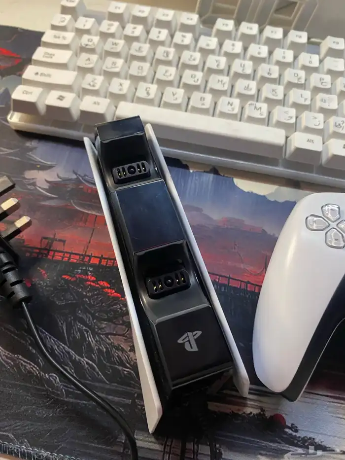 يد سوني 5 استخذام نص شهر ب200 ومعها شاحن مجانا 2