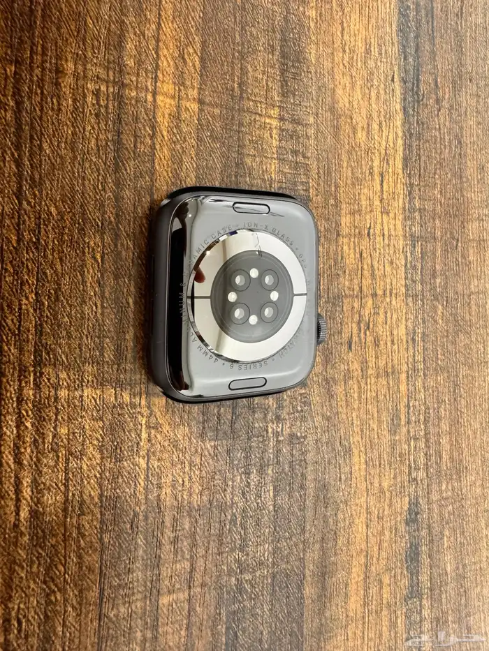 ساعة ابل series 6 4