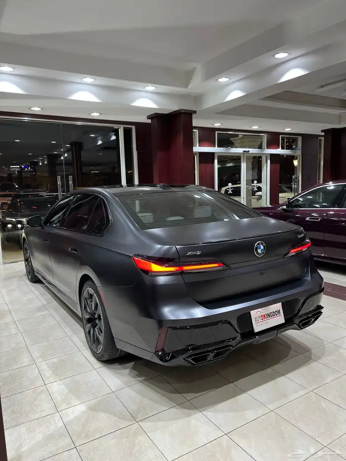 بي إم دبليو 760i 2023 9