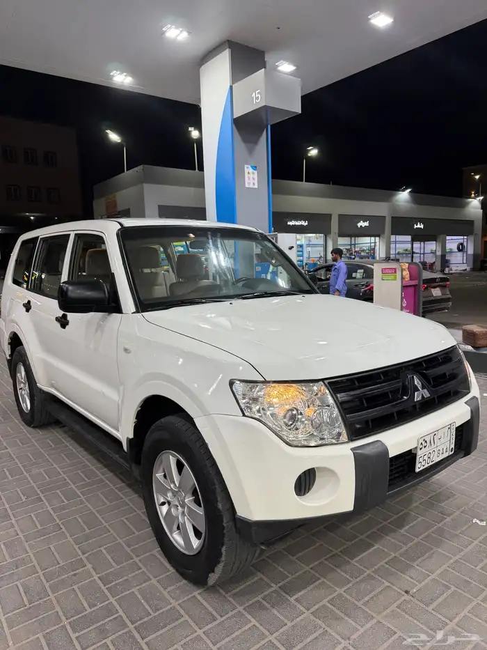 للبيع باجيرو قير عادي مكينه3800 8