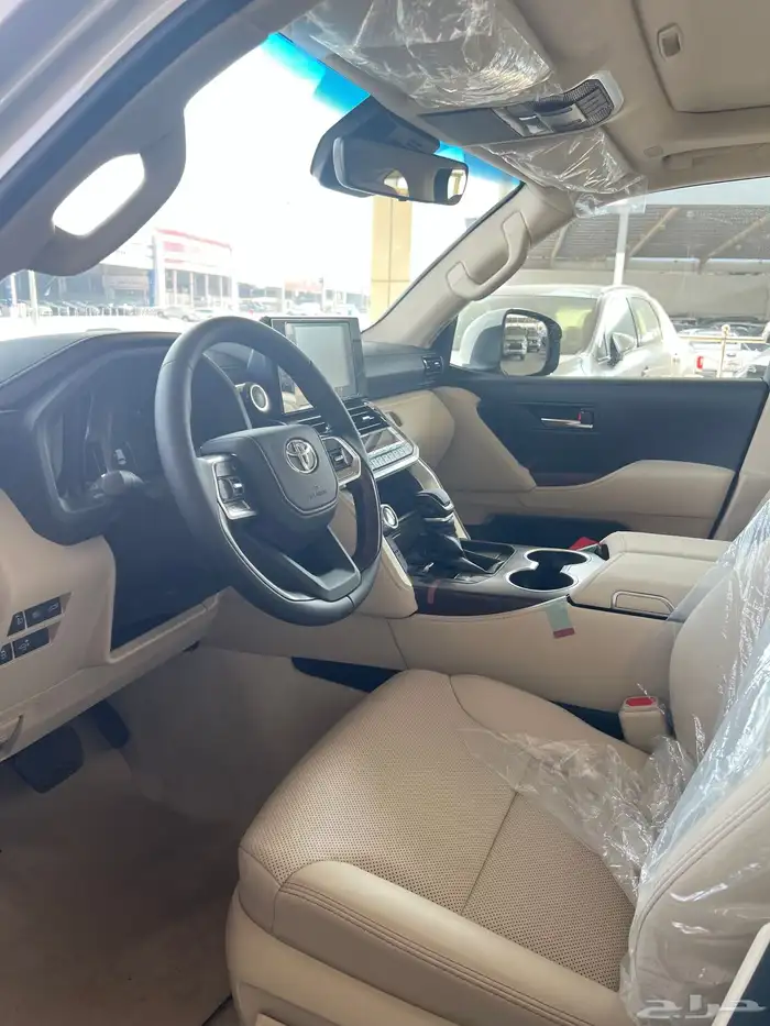 تويوتا لاند كروزر GXR L5 بريمي 2025 فل كامل 8