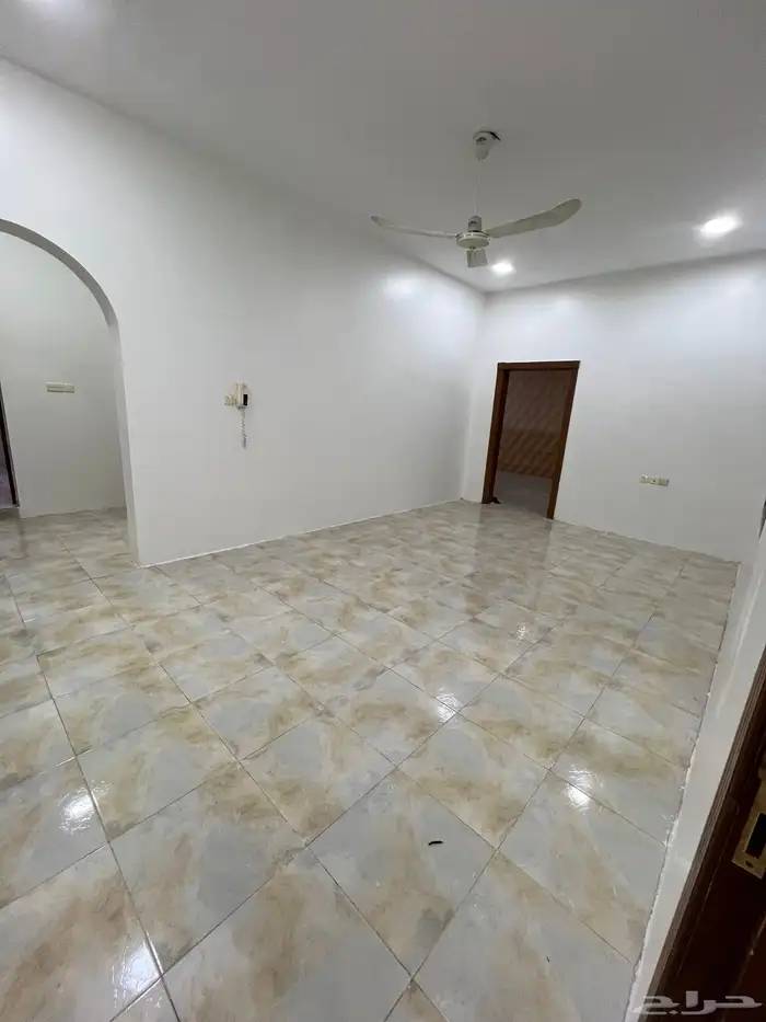 للإيجار شقة عوايل مستقلة في السلمانية الهفوف 1