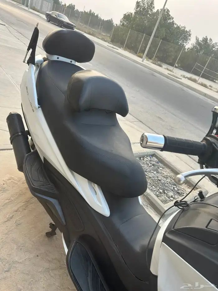 سوزوكي برجمان 650cc 3
