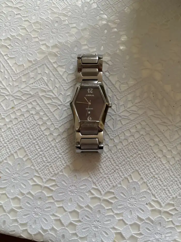 ساعات نسائية سعر واحدة 500 ساعه صفراء راديو سعر 1000 2