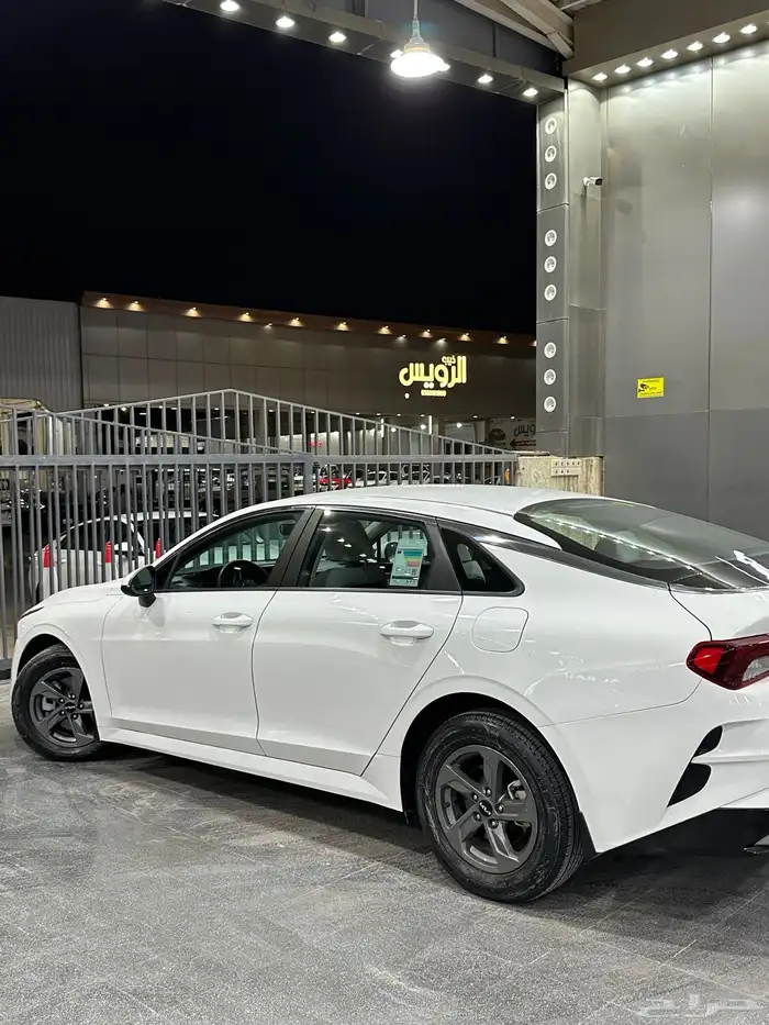 كيا K5 ستاندر 2022 لدى معرض(عبيد الرشيدي) 6