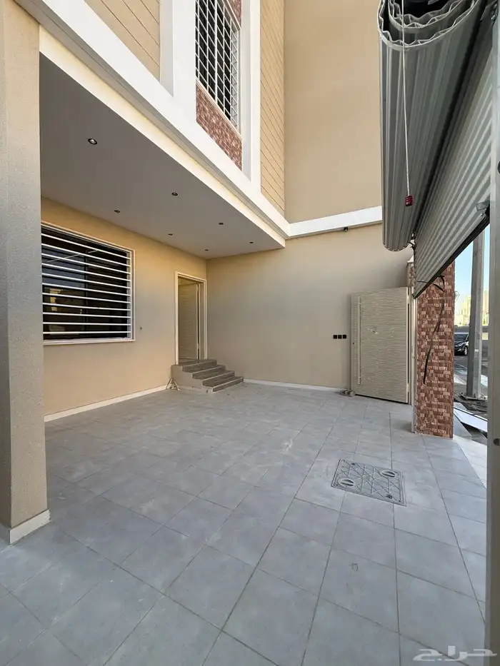 للبيع شقق ارضيه وعلويه بسعر صيدة ع برحه وسيعه بشمال الخميس 5