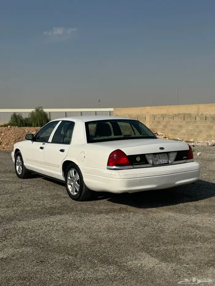 فورد فكتوريا 2011 للبيع 4