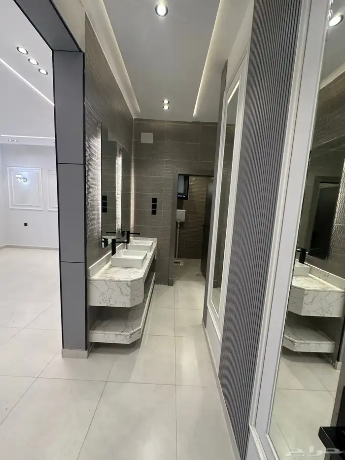 للبيع شقق علوية بسعر مناسب جدا بجوار المدارس حي الموسي 1