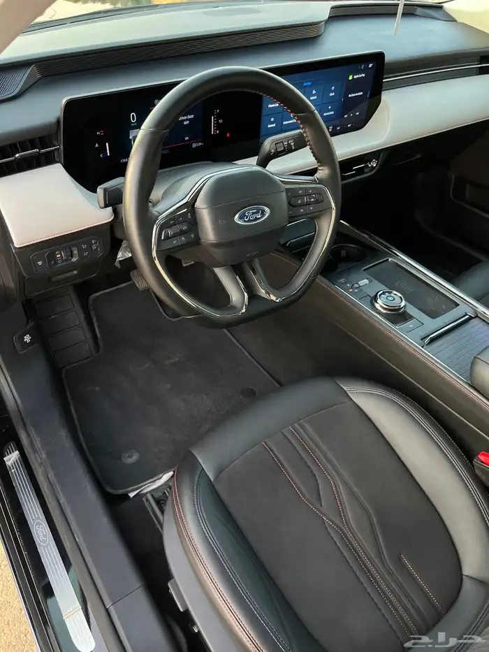 فورد تورس تيتانيوم (تم البيع). 18