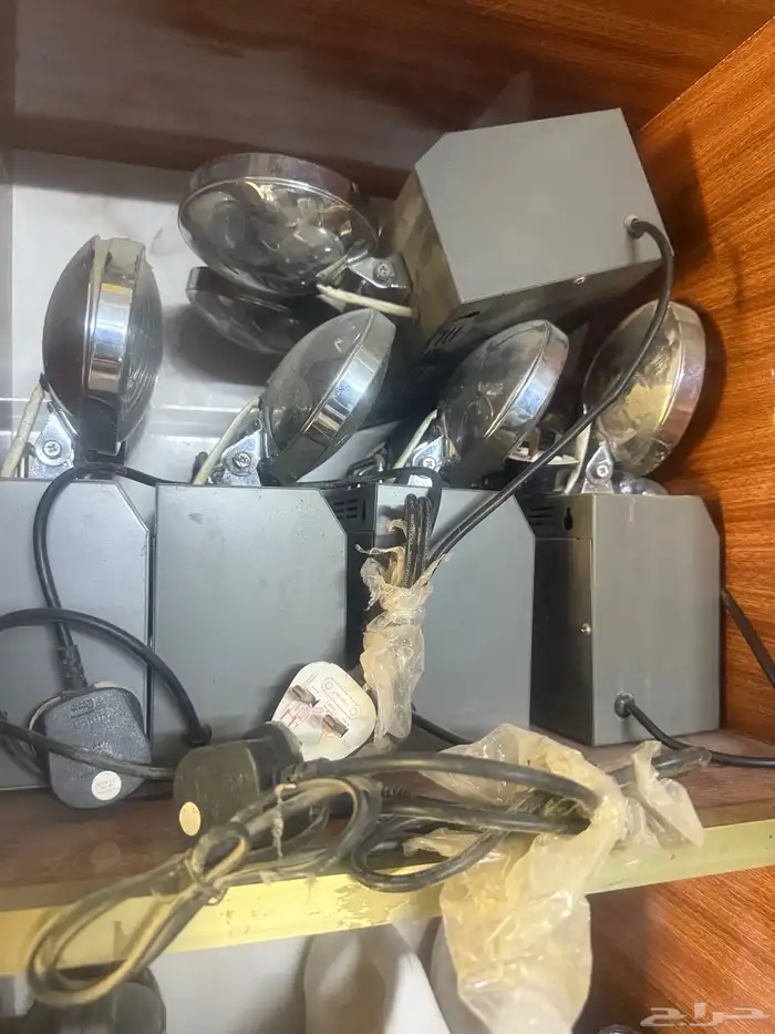 يوجد كفارات مع الجنوط مقاس 20 تاهو وتباريز تركب علي الفورد 0