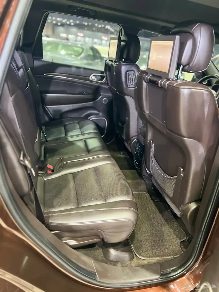 جيب شيروكي جراند 2015 فل كامل سعودي ماشي 139 الف 7