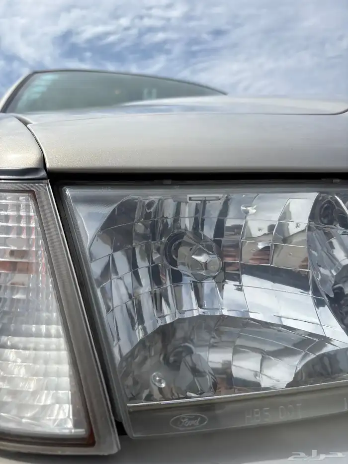 فورد فكتوريا 21