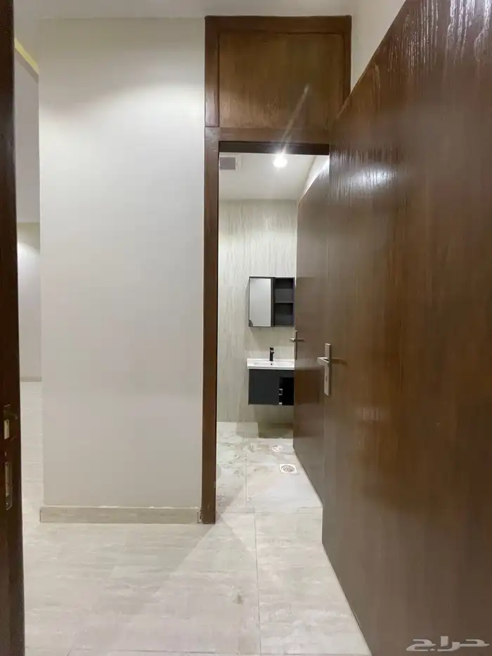 للبيع شقق ارضيه وشقق علويه من 430 الف حى المصيف 38