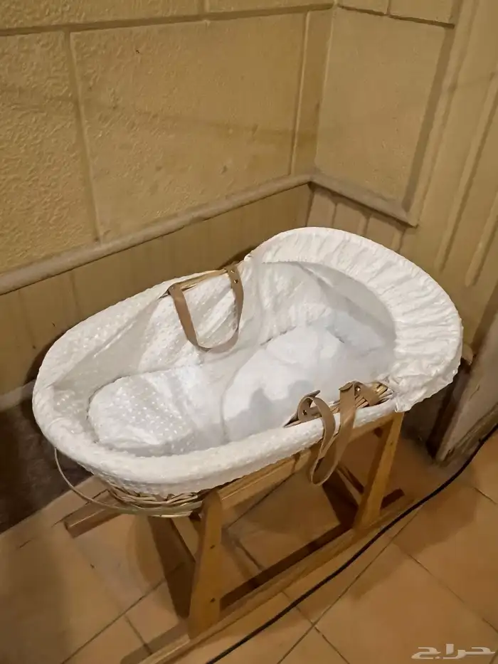 كرسي وطاولة وسرير اطفال 0