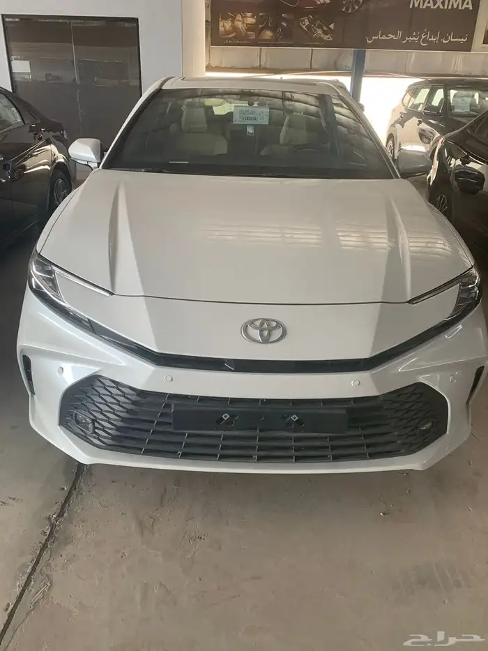 كامري le نص فل 2025 لون ابيض عرض خاص 0