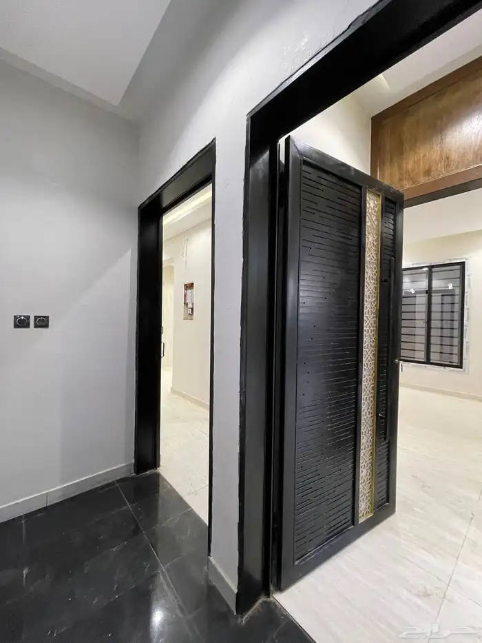 للبيع شقق ارضيه وشقق علويه من 430 الف حى المصيف 22