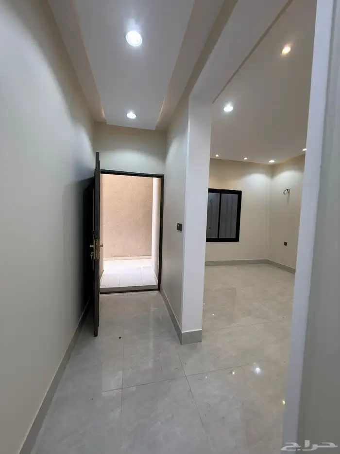 للبيع دور ارضي علي شارعين وشقق علويه المحاله ابها 18