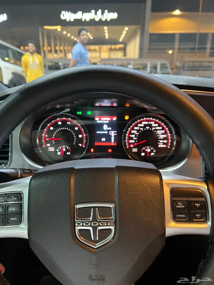 للبيع دودج تشارجر موديل 2014 15