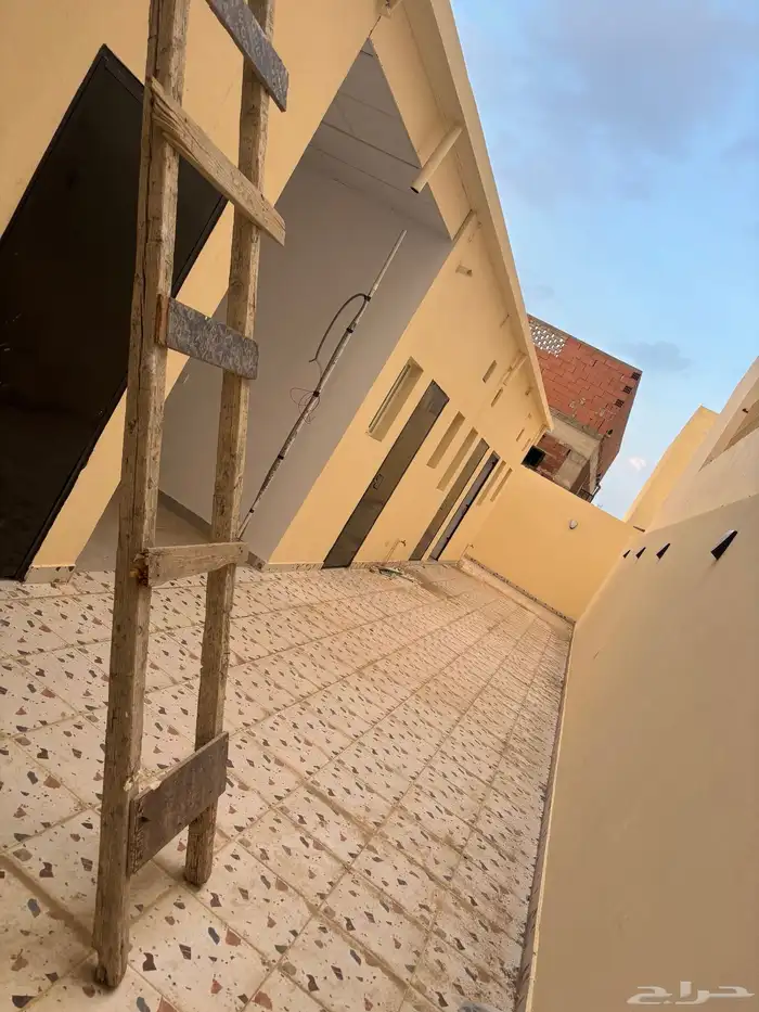 معرض للإيجار 6