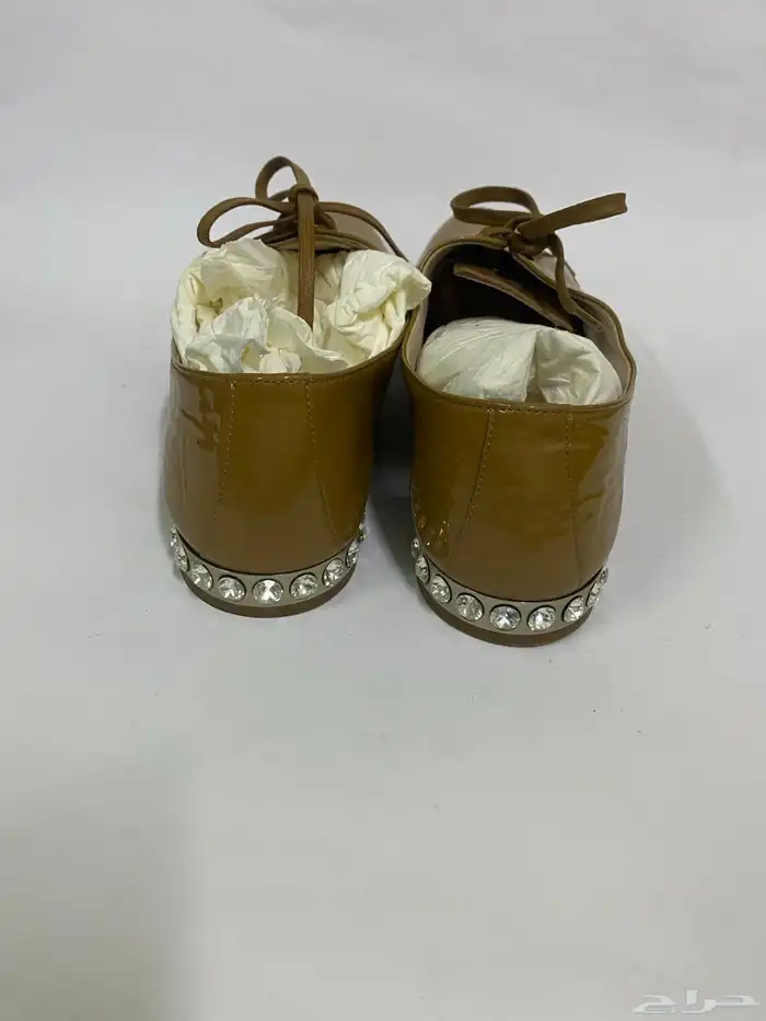 حذاء ماركة ميو ميو miu miu شبه جديد اصلي جلد لميع مقاس 37 9