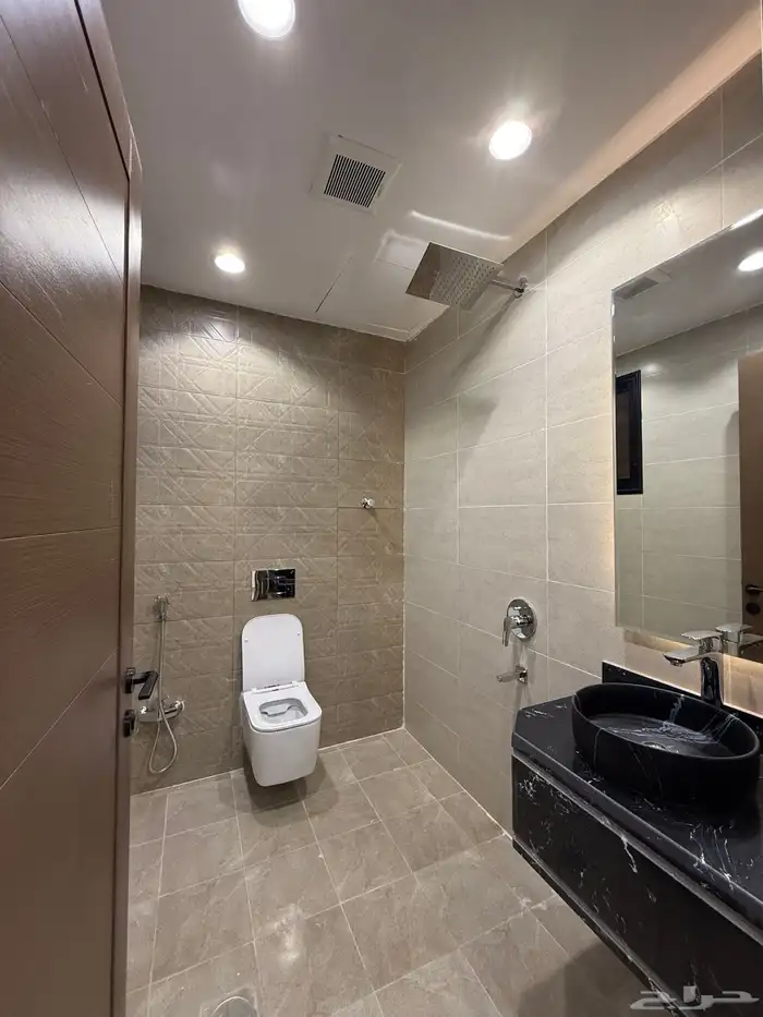 للبيع دور ثاني 6 غرف وسطح بسعر 500الف خلف العثيم بالمحالة 23