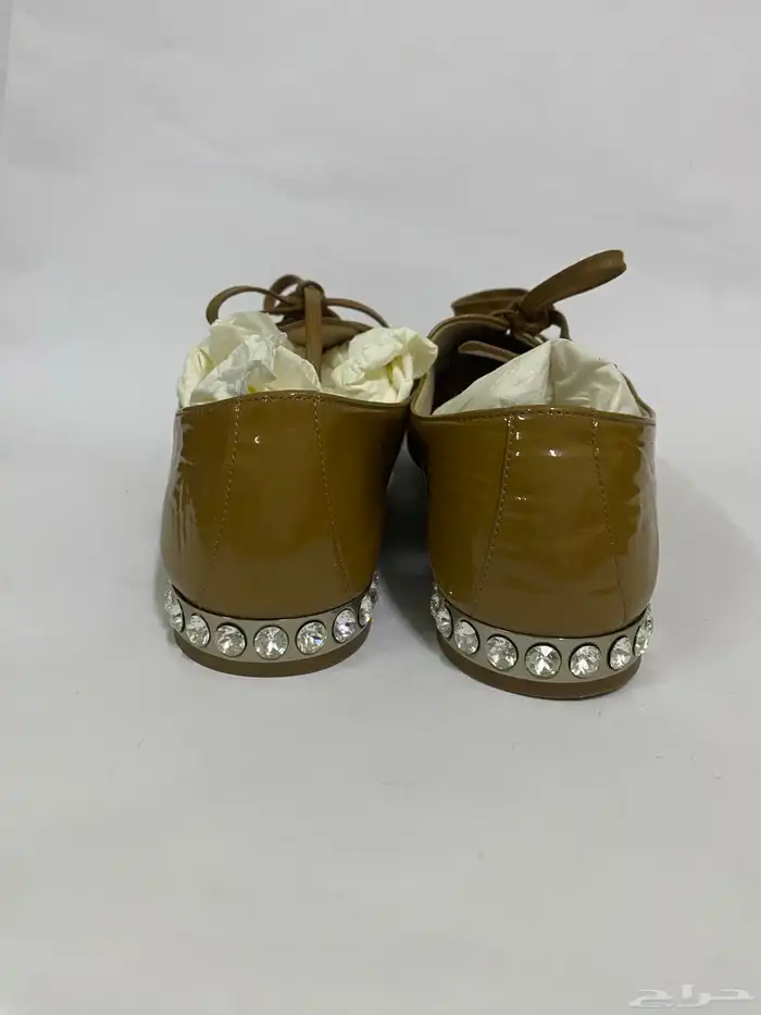 حذاء ماركة ميو ميو miu miu شبه جديد اصلي جلد لميع مقاس 37 10