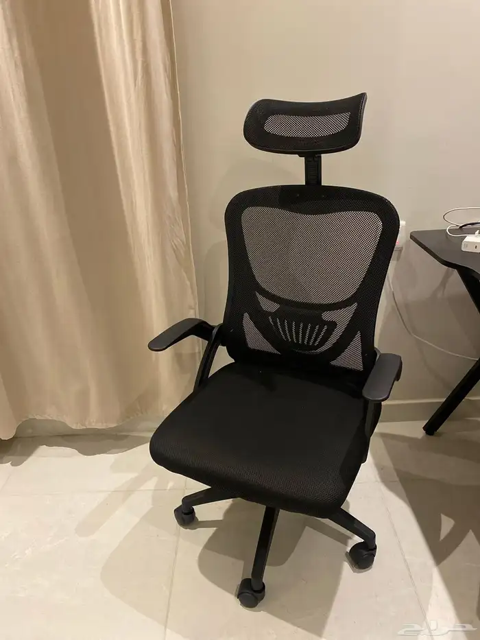 كرسي مكتبي للبيع نظيف وجديد 0