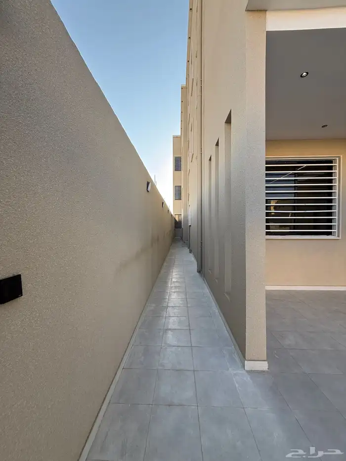 للبيع شقق ارضيه وعلويه بسعر صيدة ع برحه وسيعه بشمال الخميس 4