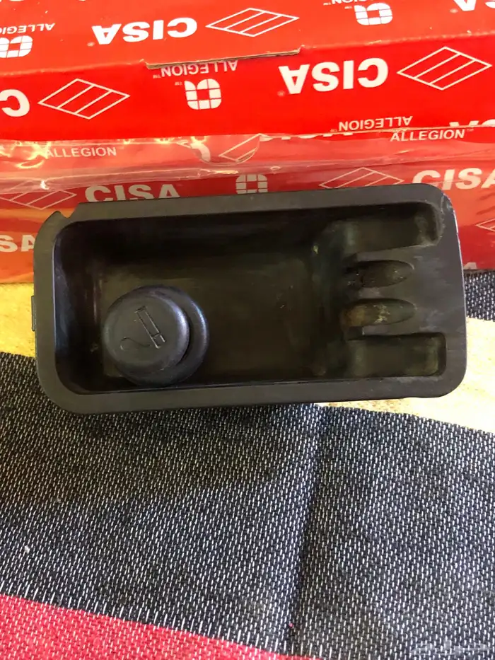 قطع غيار فورد ماركيز وكراون فكتوريا 12