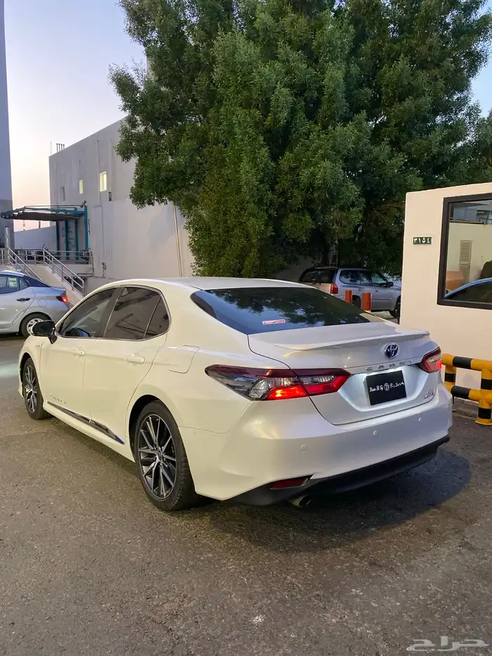 تويوتا كامري GLE 2